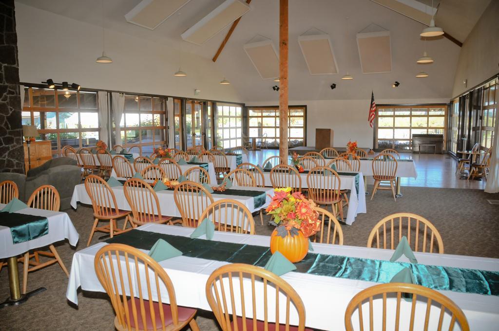 Bend-Sunriver Camping Resort Wheelchair Accessible Yurt 13 Exterior foto